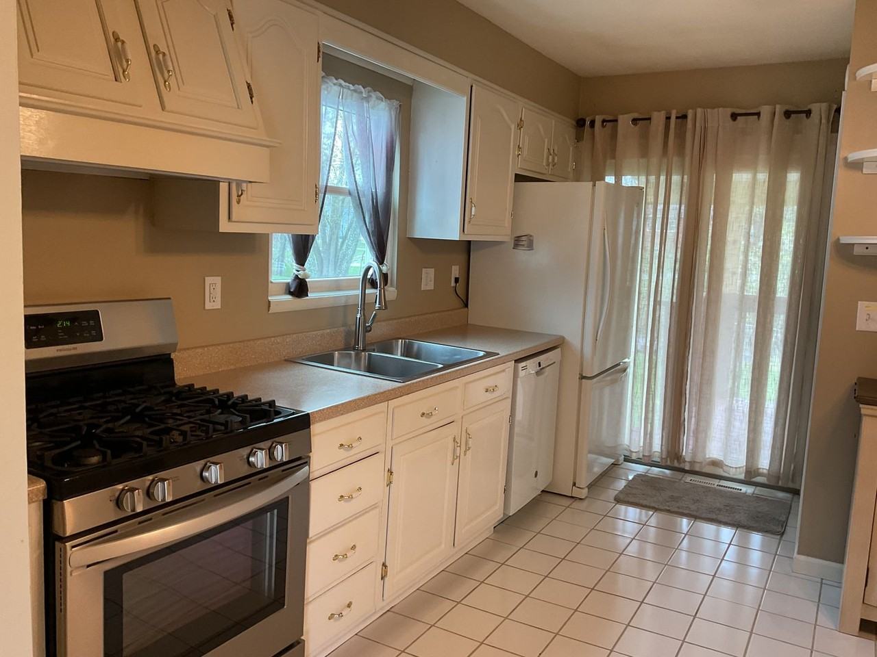 2412 Cherry St - Photo 3 of 14