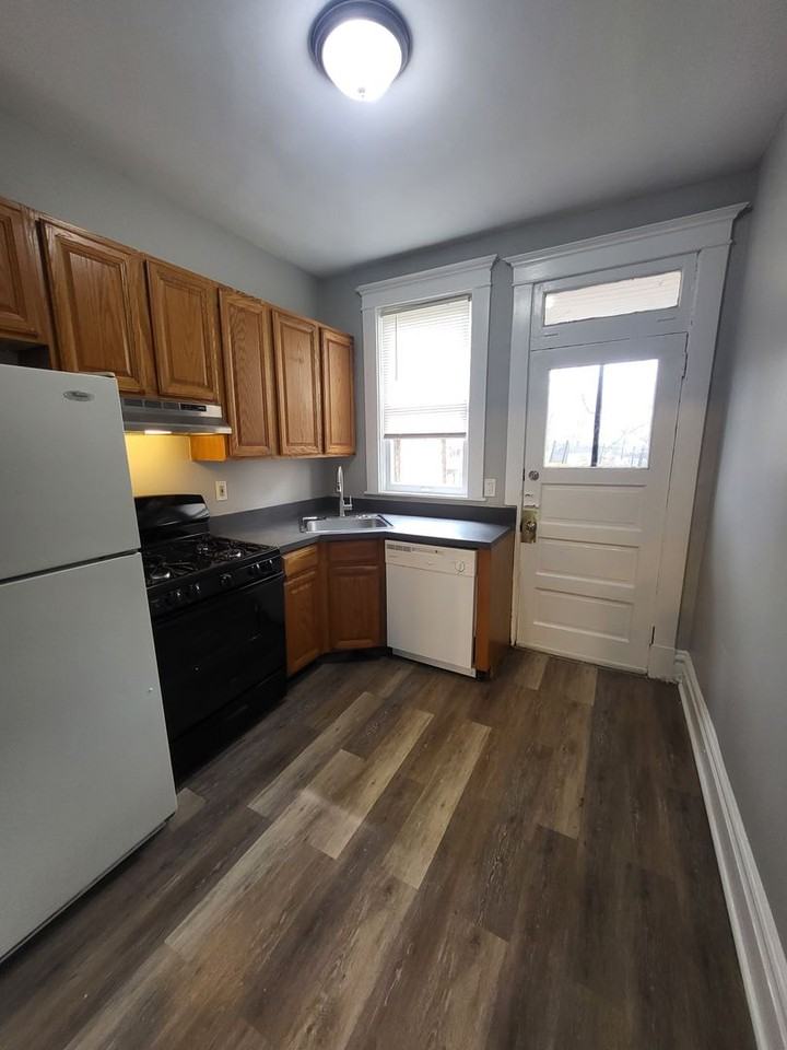 157 S Bryant Ave - Photo 6 of 16