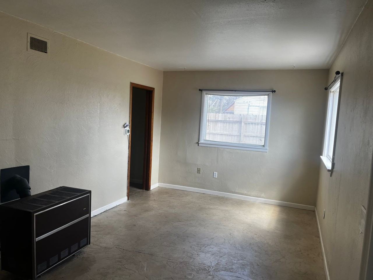 212 Curtis St - Photo 5 of 9