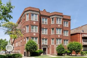 featured image of 118 S Austin Blvd