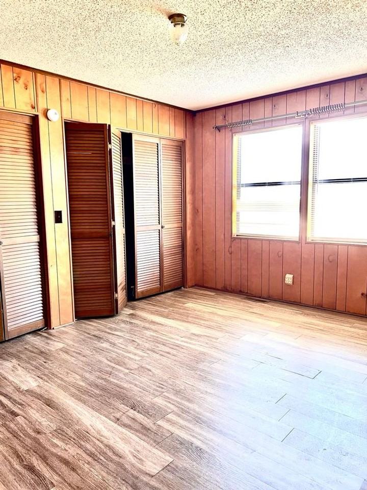 18425 Blake Manor Rd - Photo 2 of 17