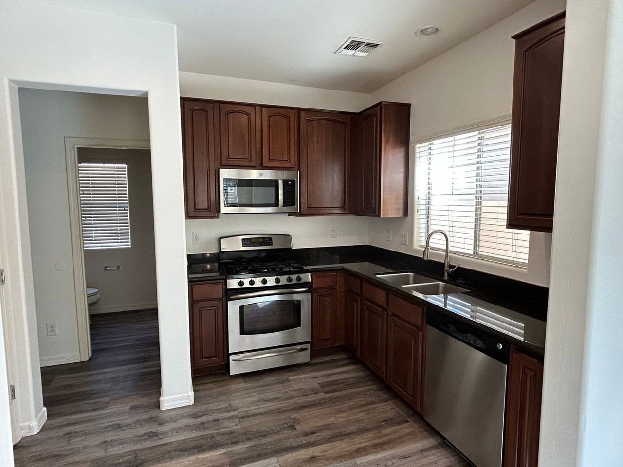 14248 W Country Gables Dr - Photo 5 of 35
