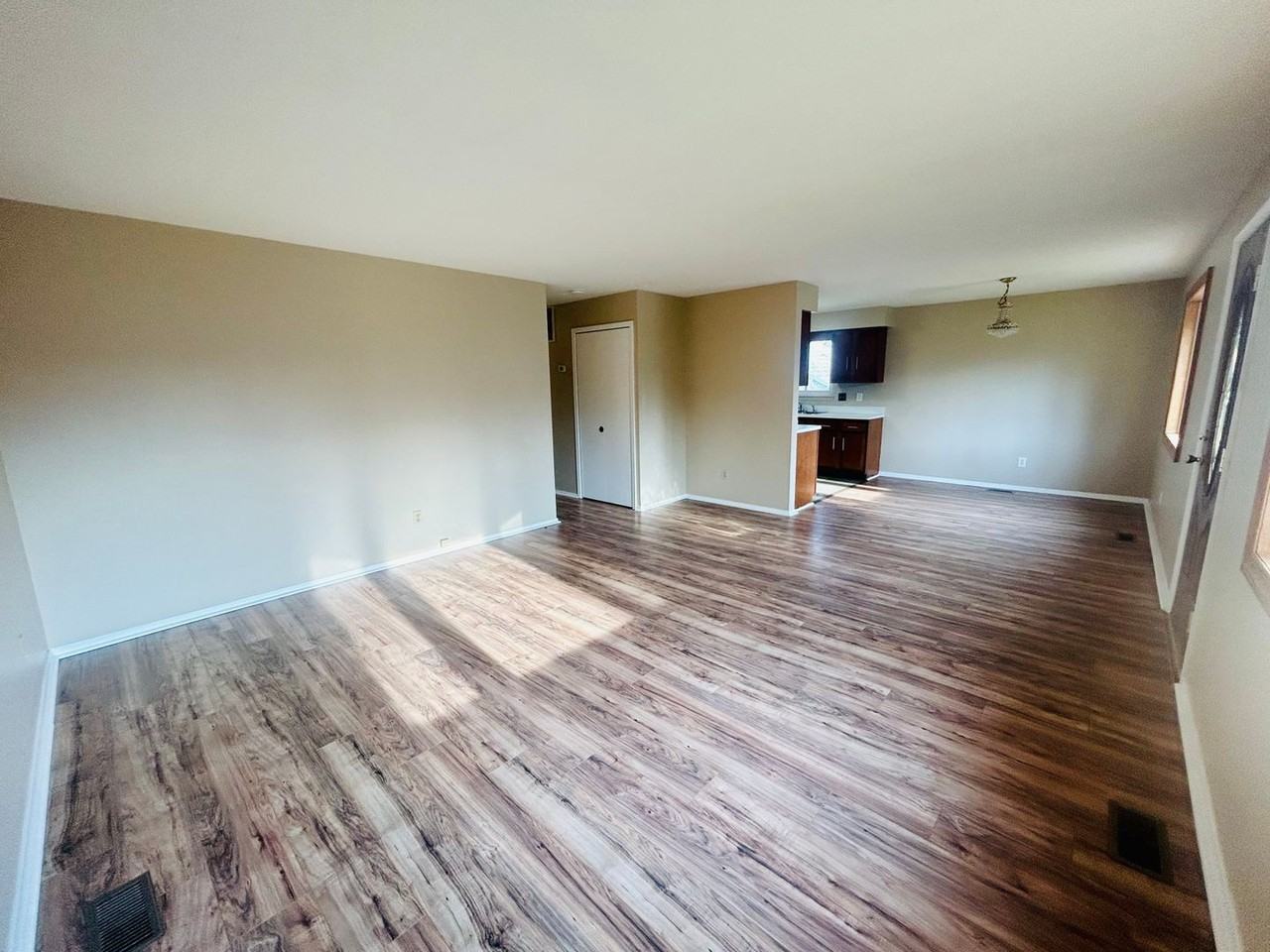 724 E 353rd St - Photo 2 of 15