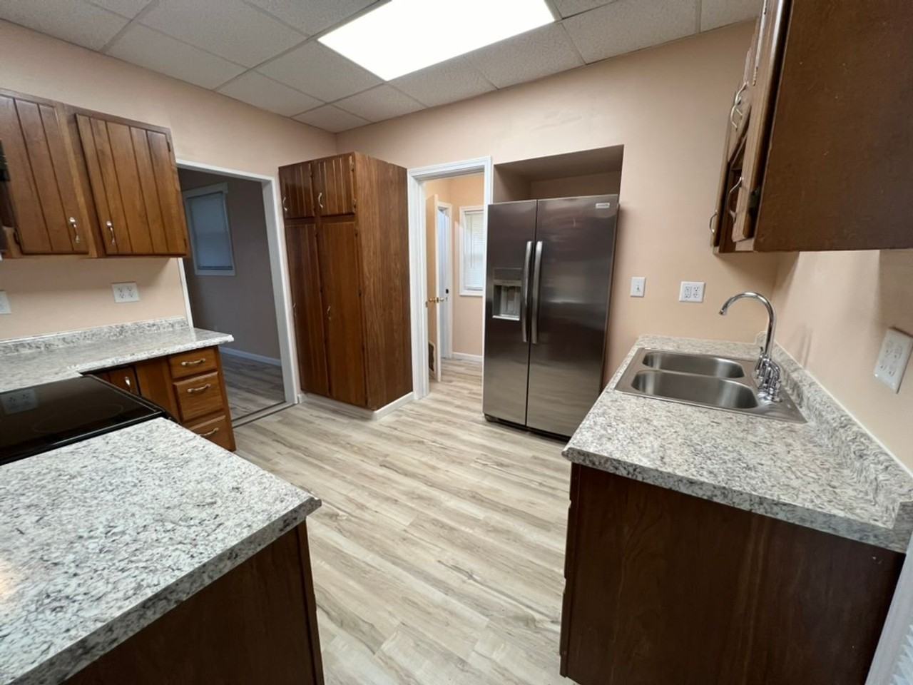 809 Kern St - Photo 4 of 14