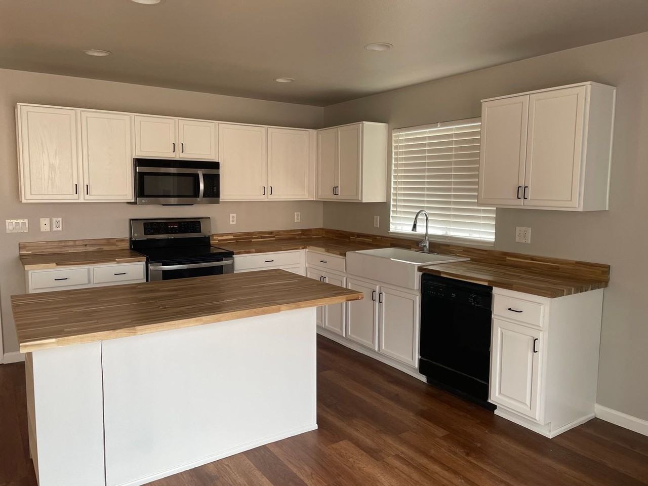 7433 Spey Drive - Photo 5 of 10