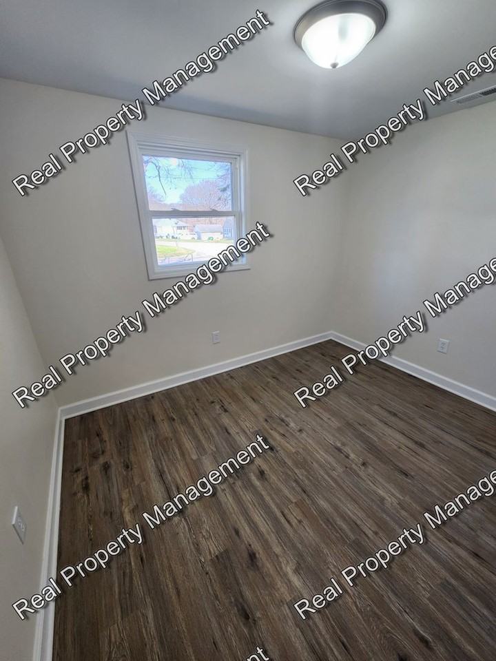 2830 Grand Blvd - Photo 7 of 9