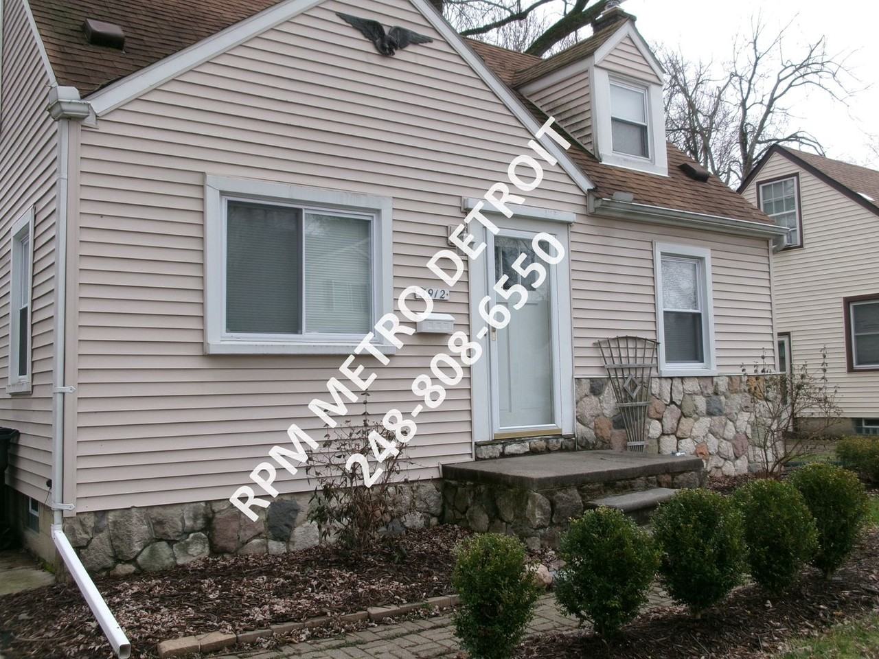 3912 Thomas Ave - Photo 3 of 25