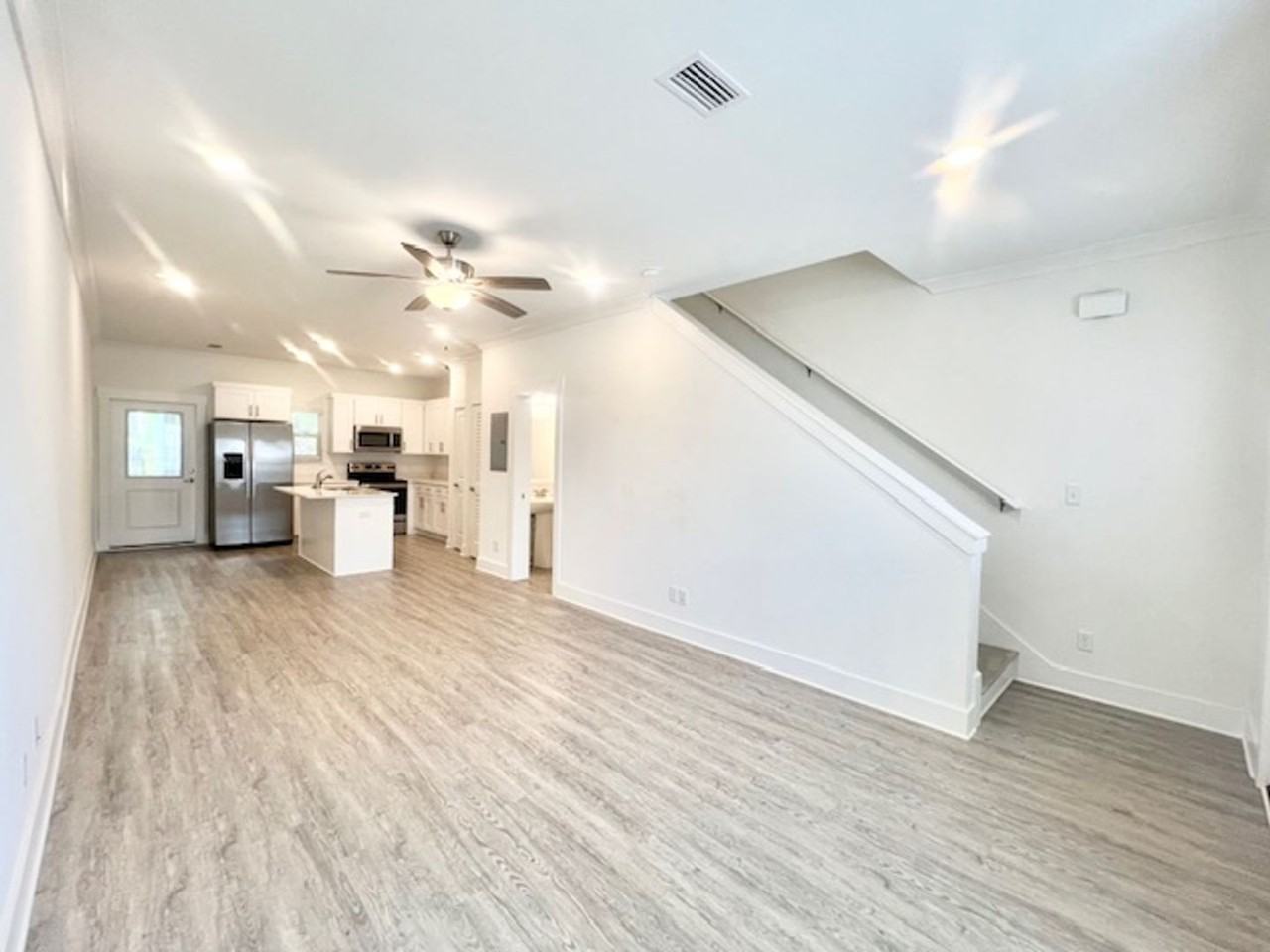 107 Date Palm Ln - Photo 4 of 22