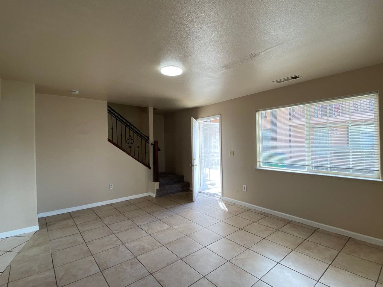 8626 Acapulco Way - Photo 4 of 24