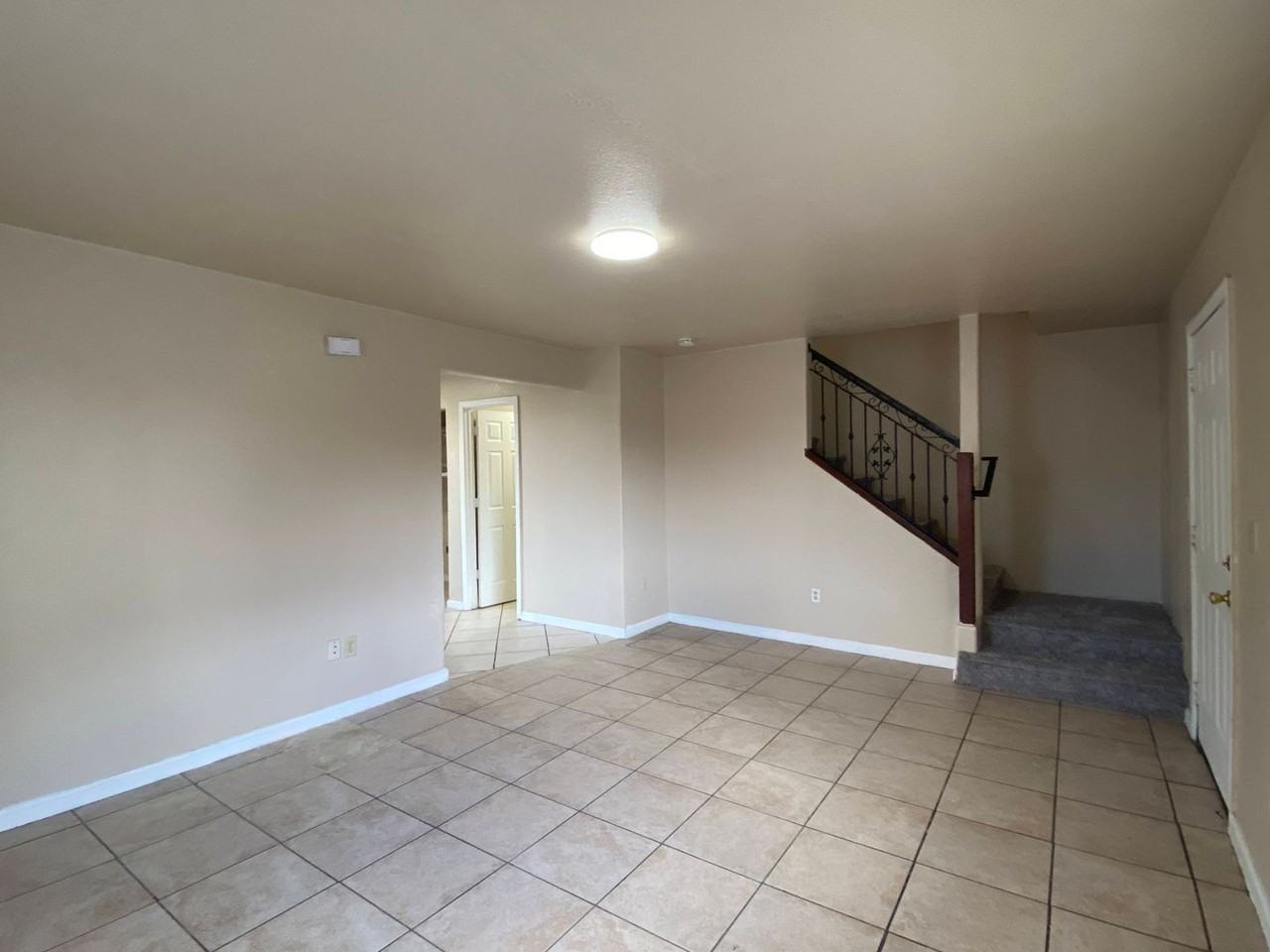 8626 Acapulco Way - Photo 5 of 24