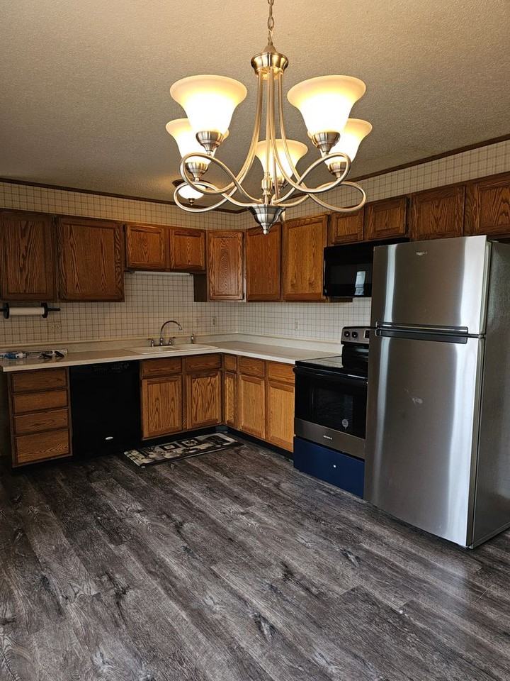 3212 Greenbrier Dr - Photo 2 of 13