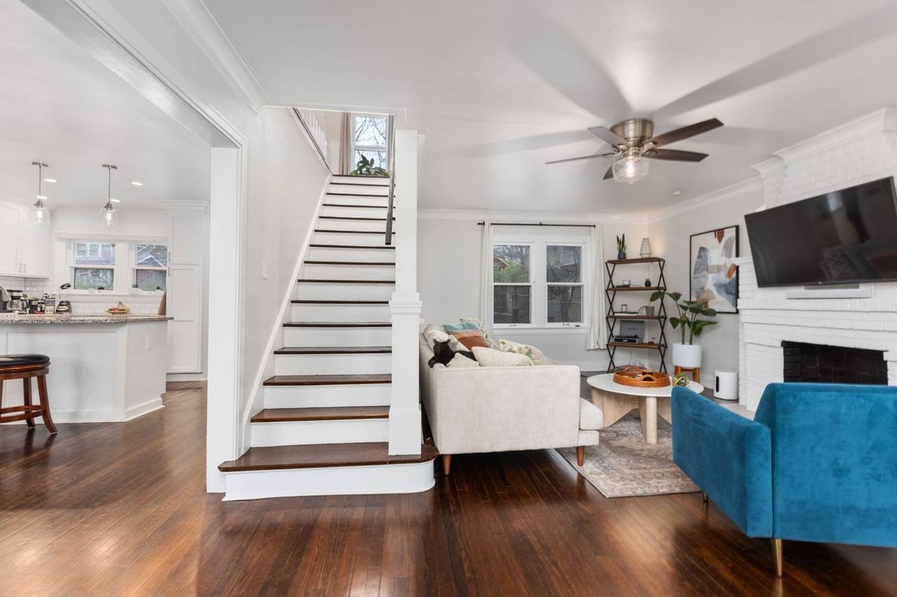 5641 Oak St - Photo 5 of 38