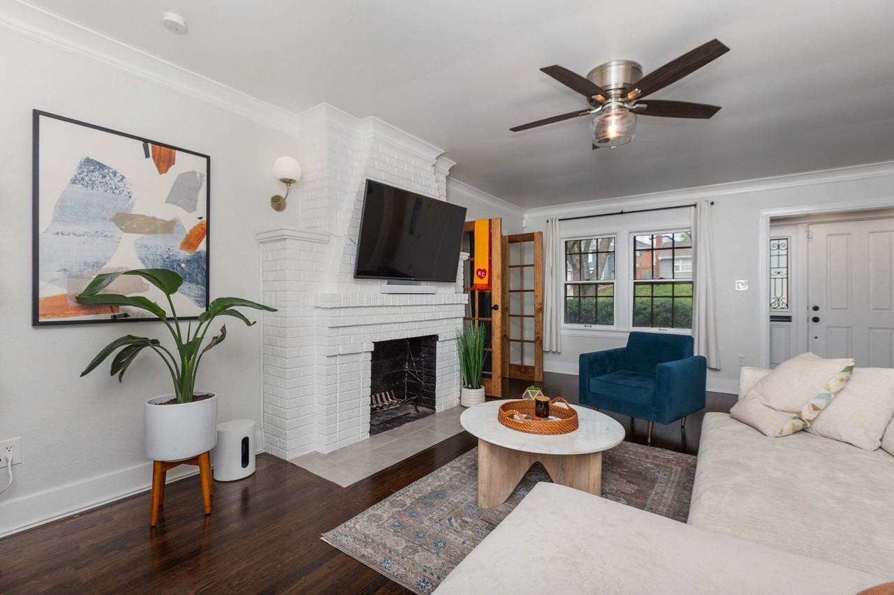 5641 Oak St - Photo 6 of 38