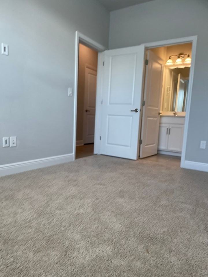 2413 Ezzell Ct - Photo 5 of 44