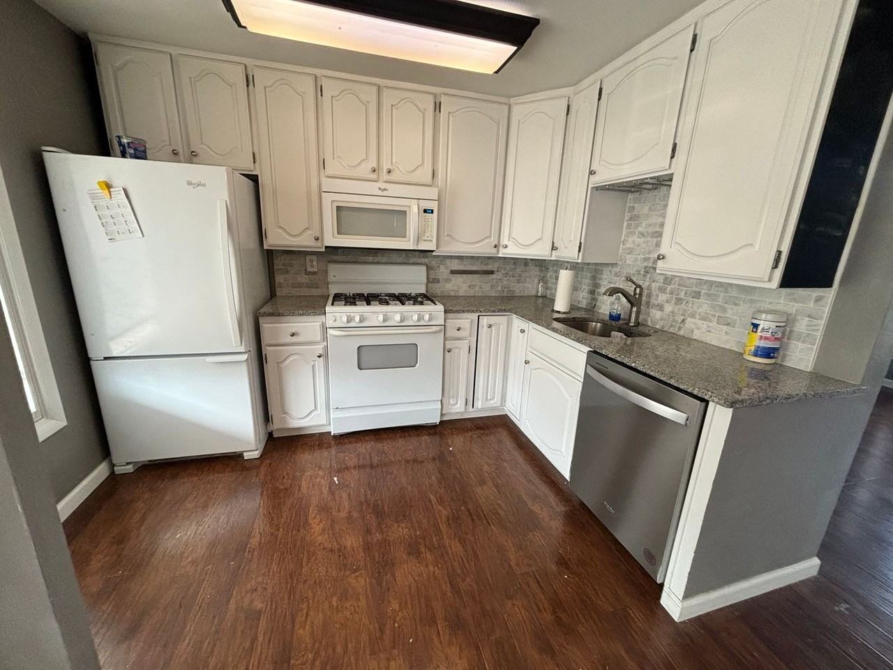 165 Woodridge Dr - Photo 2 of 11