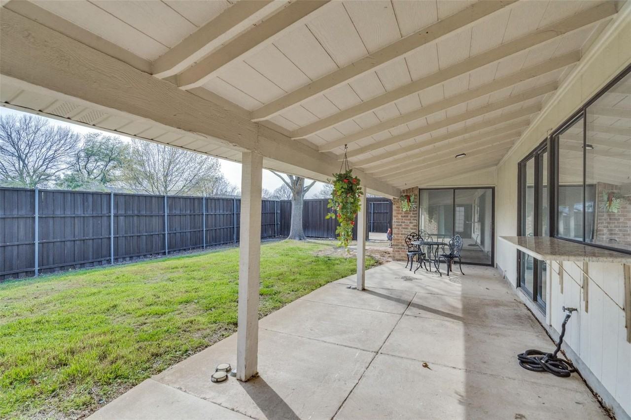 1213 Bass Dr - Photo 2 of 24