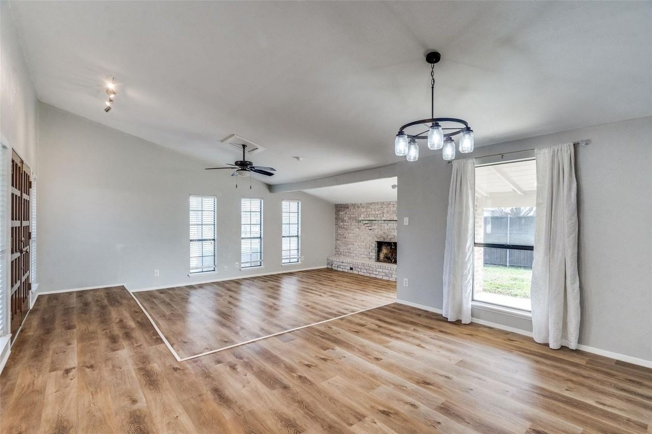 1213 Bass Dr - Photo 3 of 24