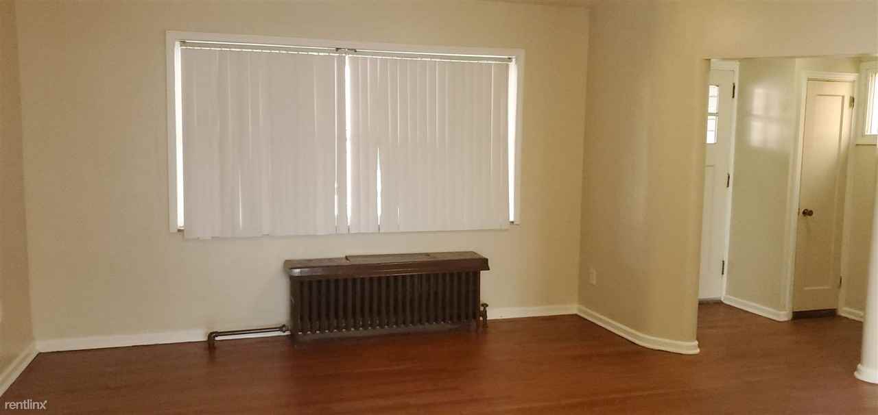 6908 Chaucer St - Photo 3 of 15