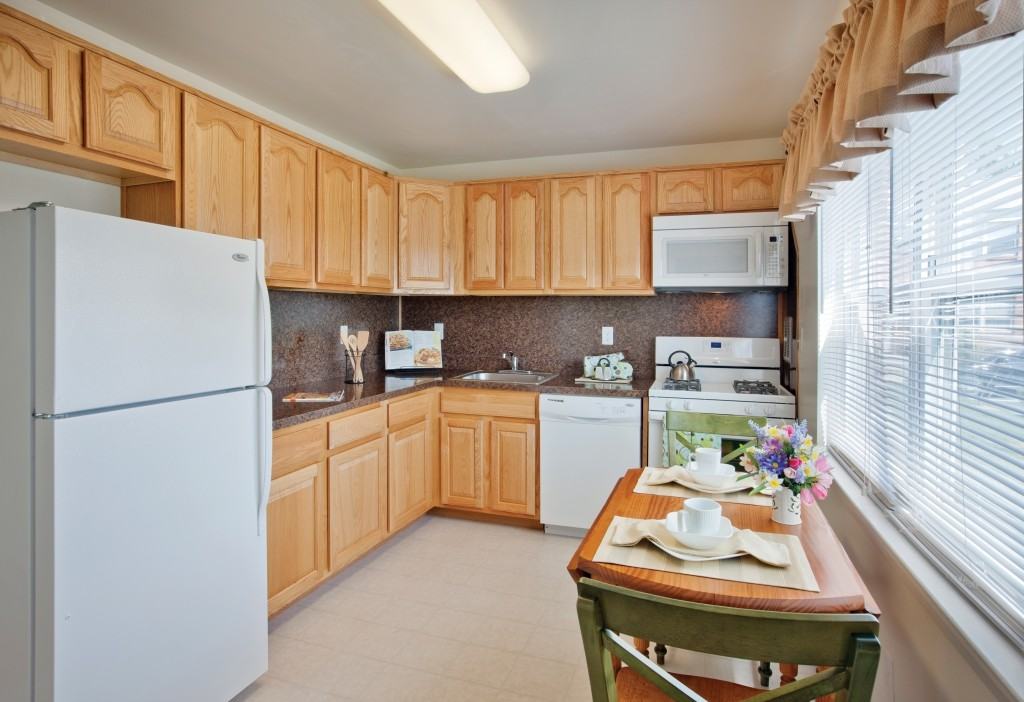 Royal Gardens Apartments - Photo 3 of 13