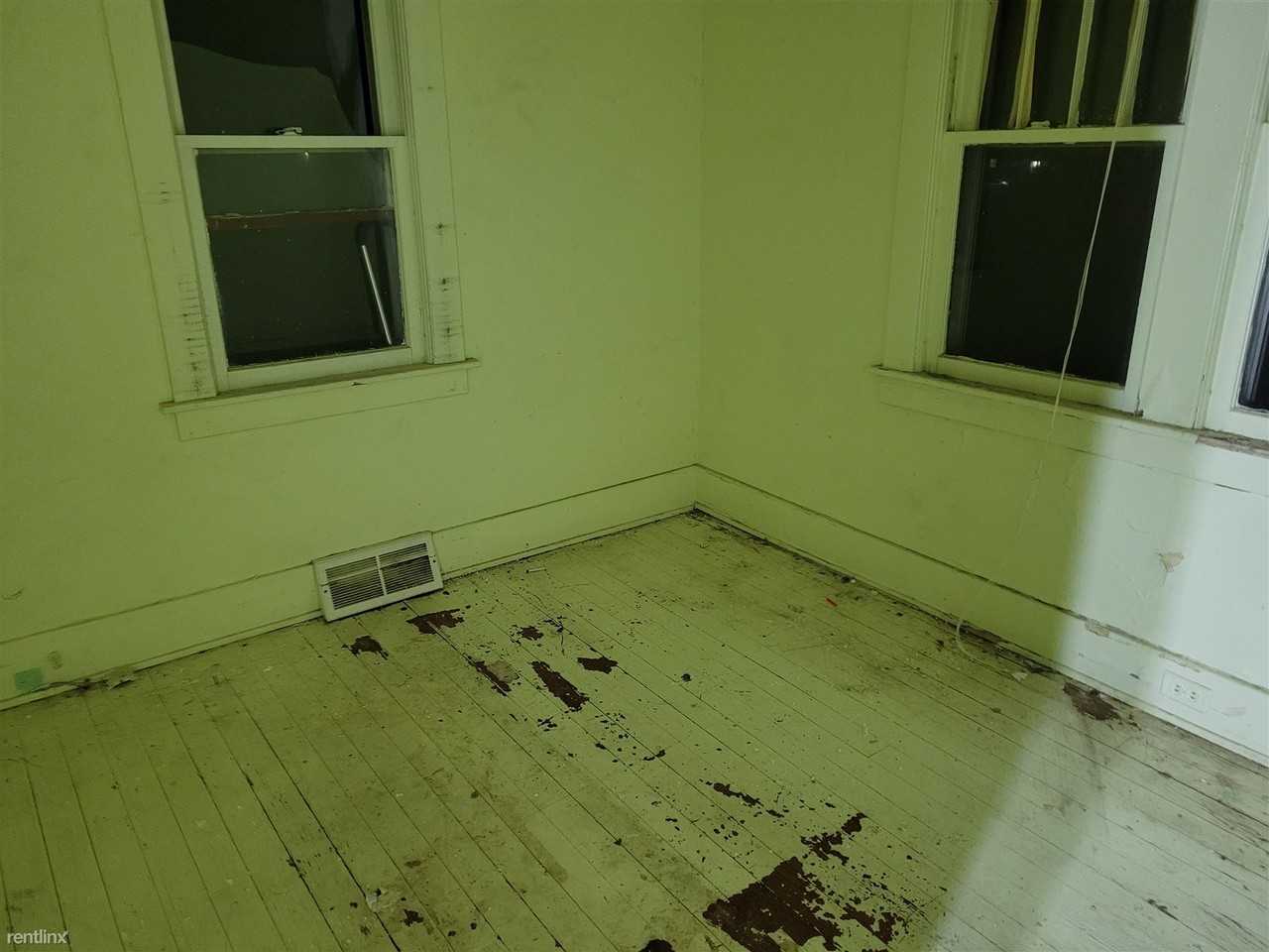 1060 Knickerbocker Ave - Photo 3 of 8