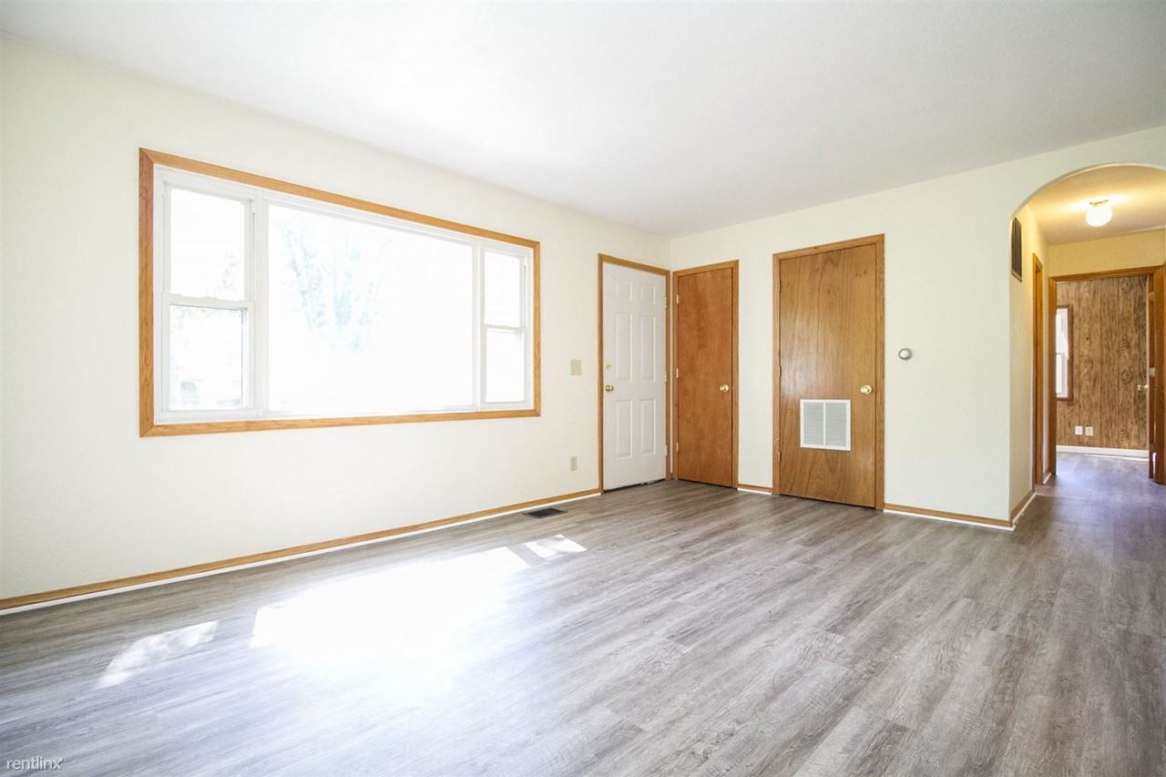 1709 Raynor Dr - Photo 2 of 10