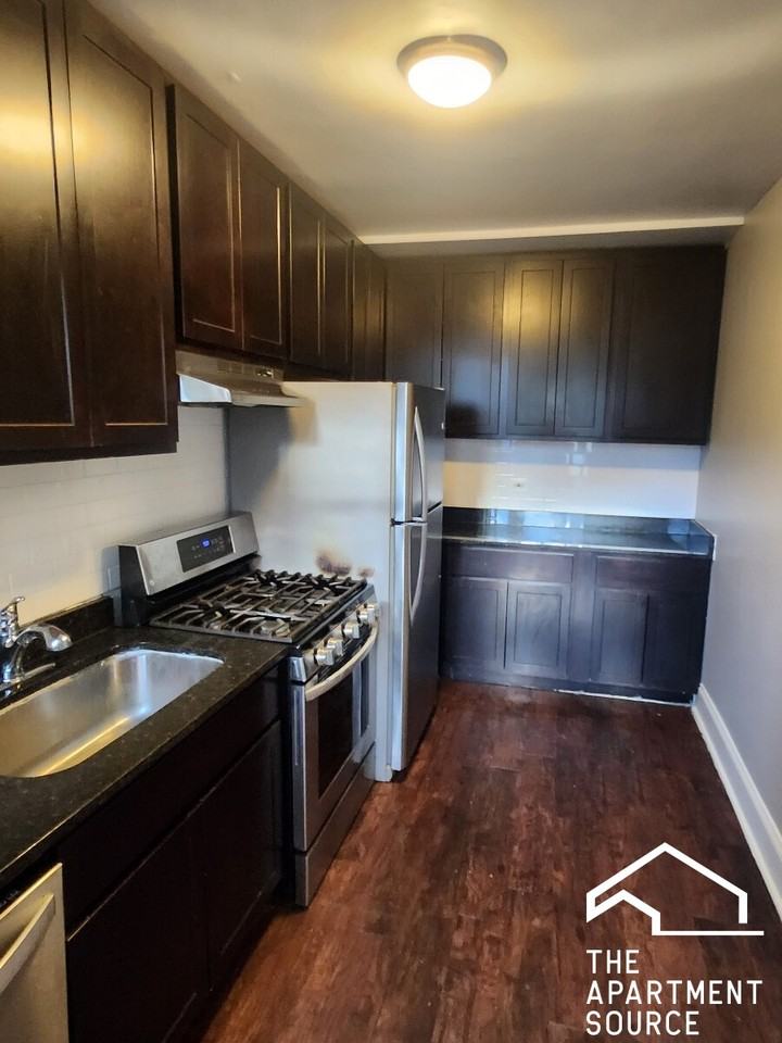 10 Adams St #3 - Photo 3 of 7