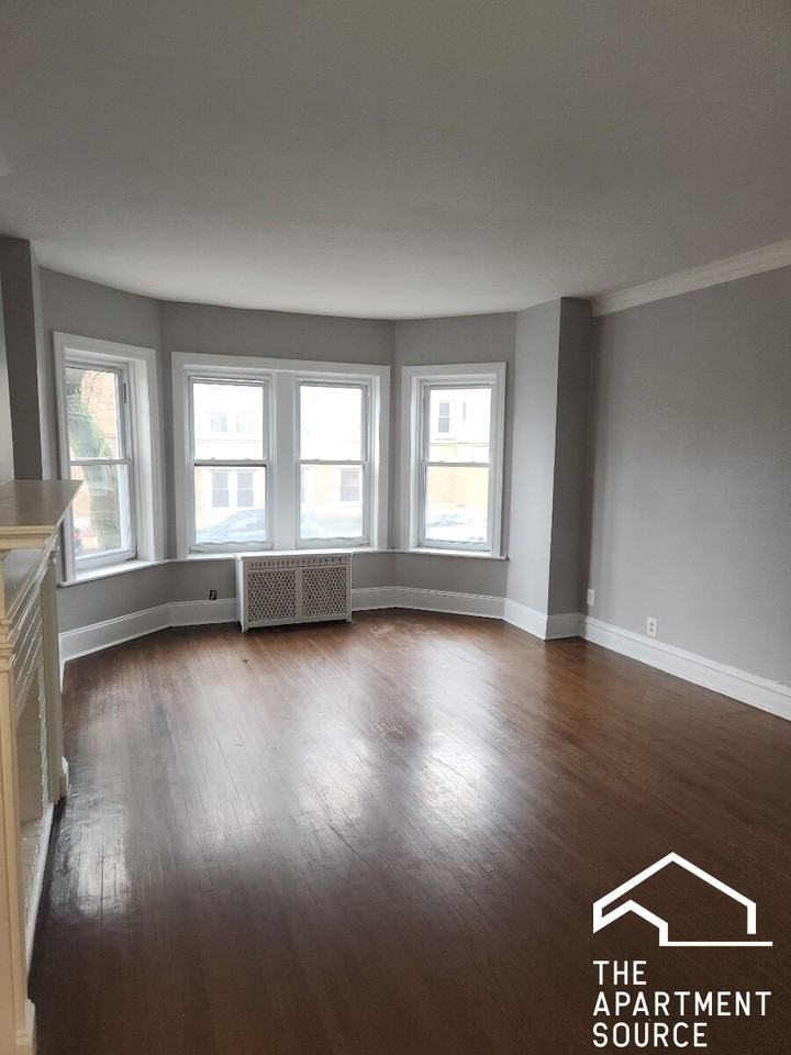 10 Adams St #3 - Photo 5 of 7