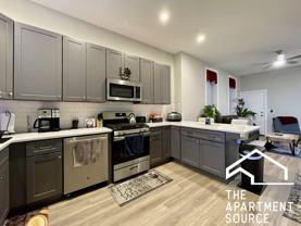1725 N Honore St #1R - Photo 1 of 1