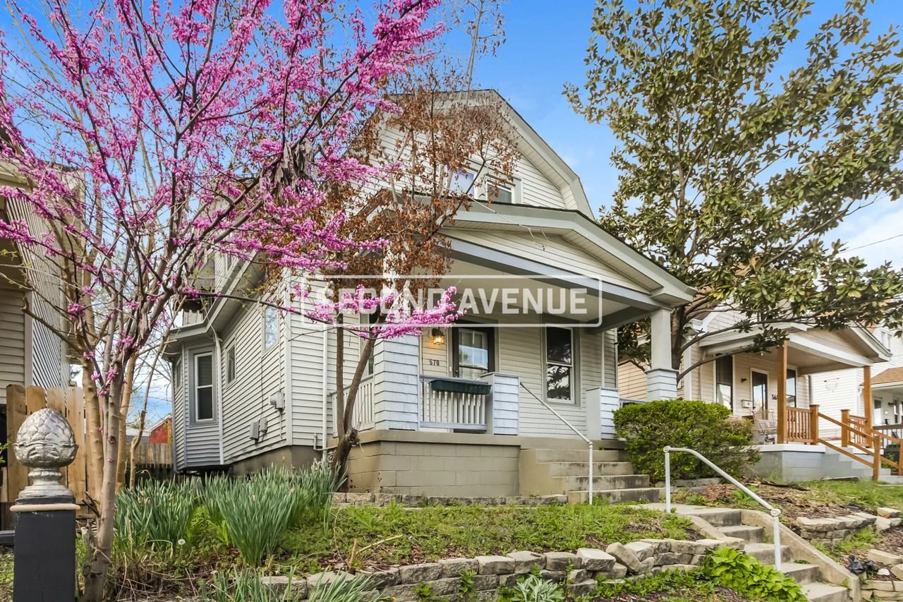 570 Flatt Ter - Photo 2 of 21