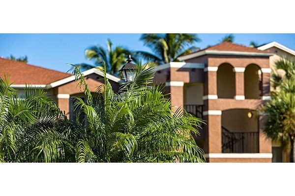 Island Reach Apartments - Photo 2 of 12