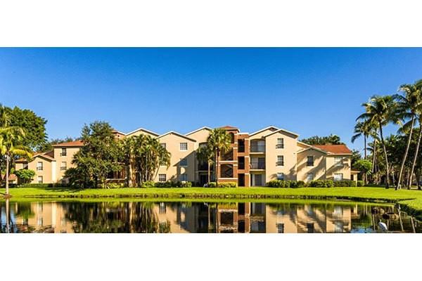 Island Reach Apartments - Photo 3 of 12