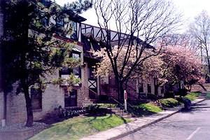 Sleepy Hollow Garden Apartments - Photo 3 of 18