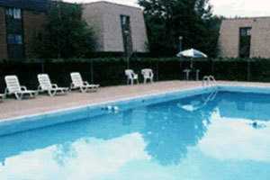 Columbiana Manor Apartments - Photo 2 of 4