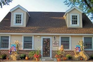 Kings Row Apartments - Photo 2 of 10