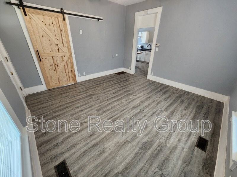 25 Soules St - Photo 3 of 12