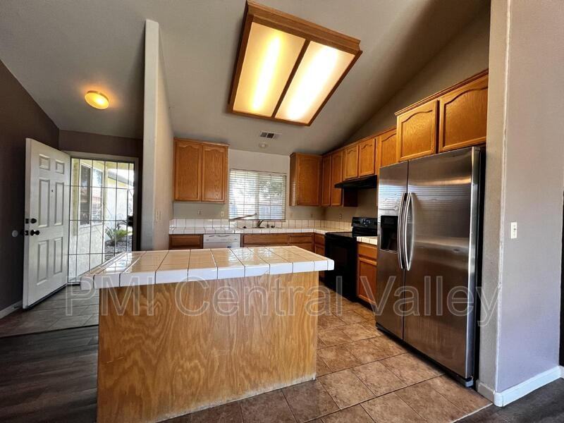 3492 Gerald Ct - Photo 7 of 24