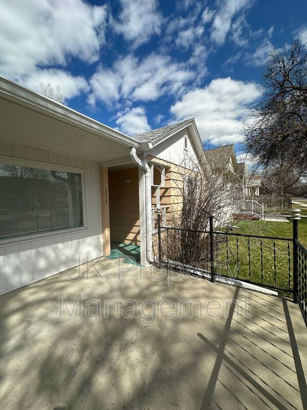 2215 7th Ave N - Photo 2 of 14