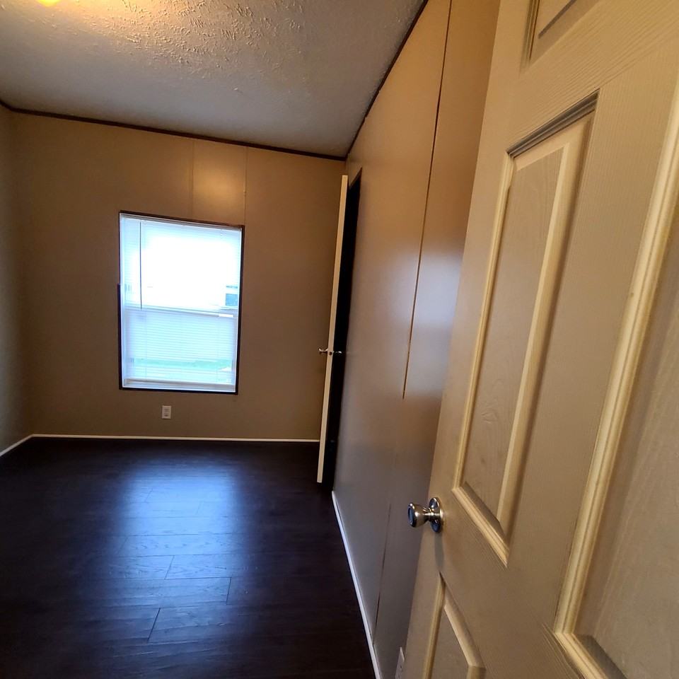 614 2nd St #614 - Photo 3 of 4