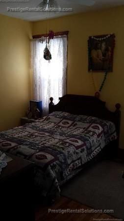 Sumner St #1 - Photo 3 of 5