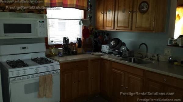 Sumner St #1 - Photo 4 of 5