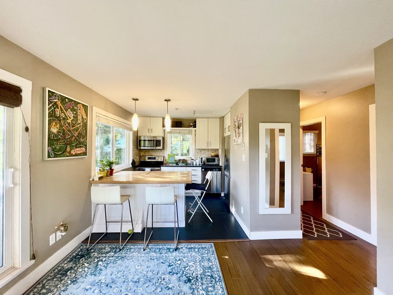 2106 Castle Dr - Photo 3 of 18