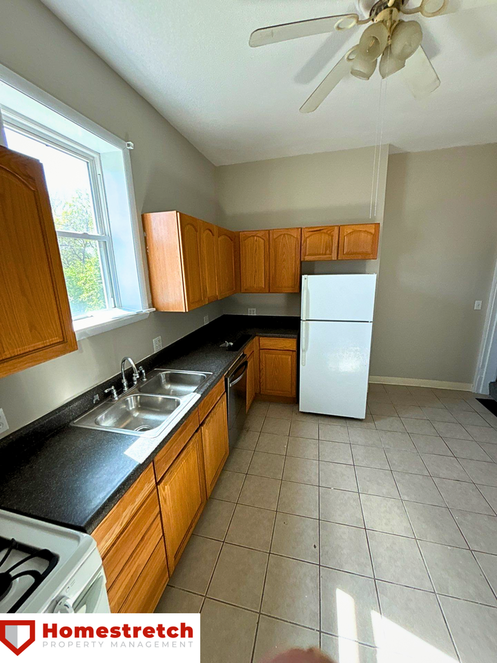 312 Weiss Ave - Photo 3 of 11