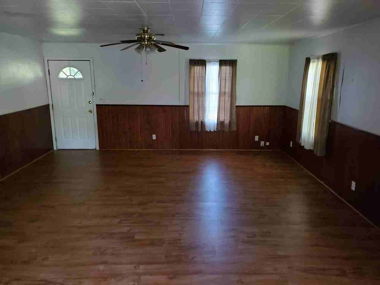 540 W Deer St - Photo 3 of 5