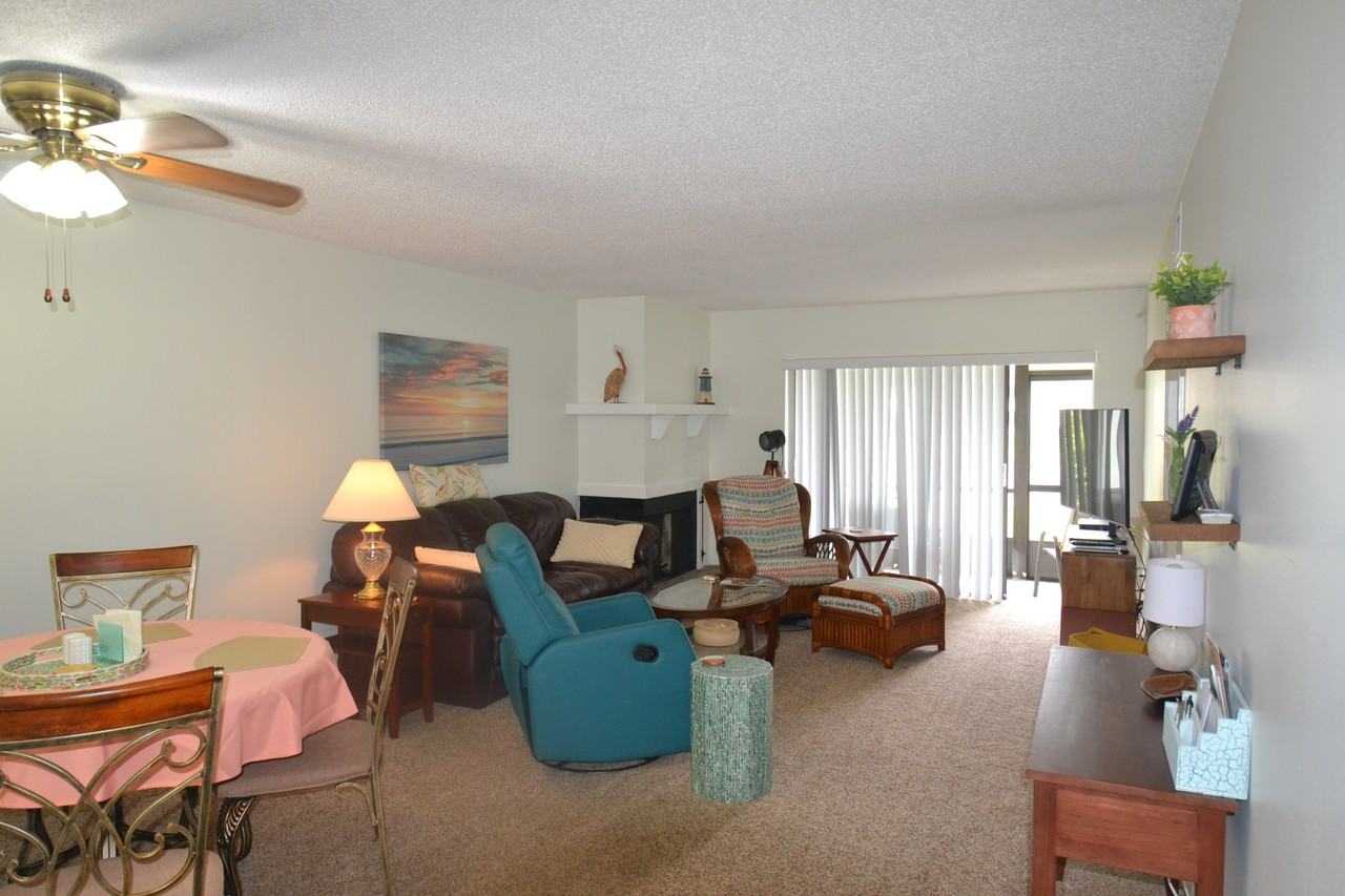 161 Lakeside Dr - Photo 3 of 36