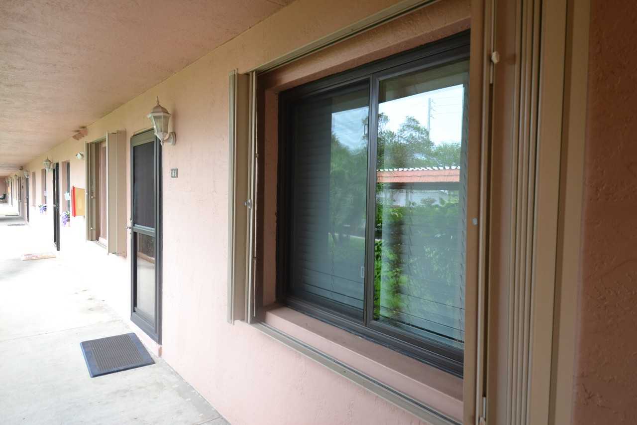 161 Lakeside Dr - Photo 4 of 36