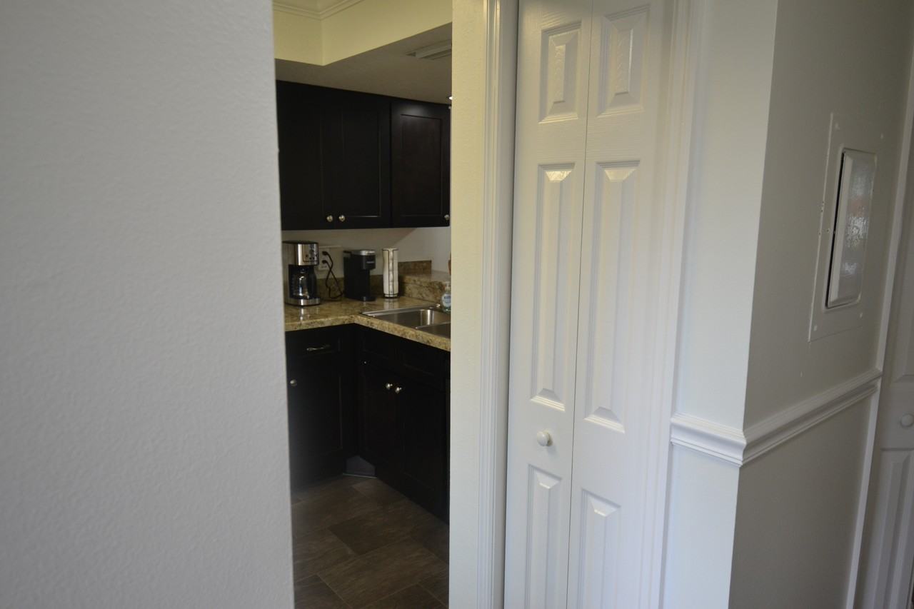 161 Lakeside Dr - Photo 7 of 36
