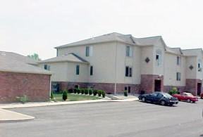 Lakeland Villa Apartments - Photo 2 of 12