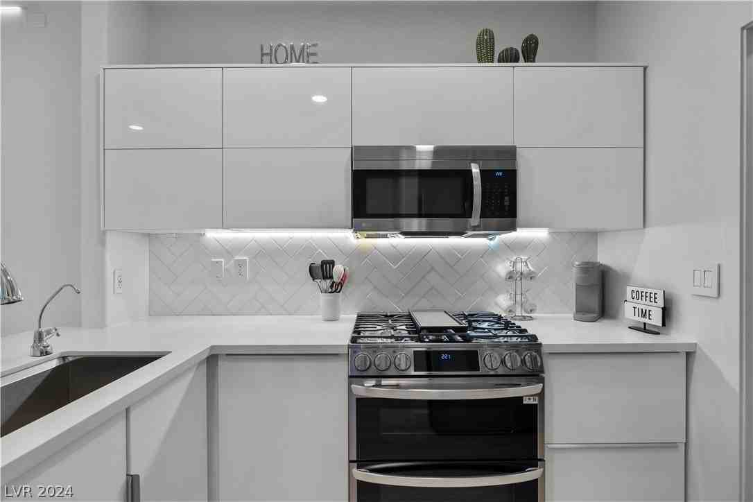 7107 S Durango Dr #203 - Photo 3 of 47