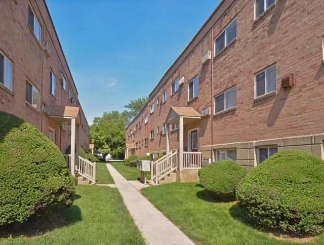 Woodview Apartments - Photo 3 of 17