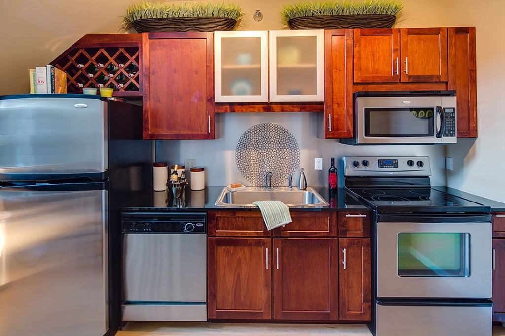 Lake Calhoun Flats - Photo 2 of 20